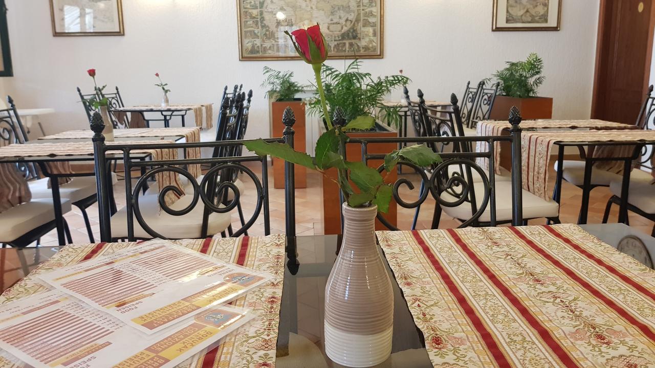 Villa Sveta Eufemija - Bed And Breakfast 로비니 외부 사진
