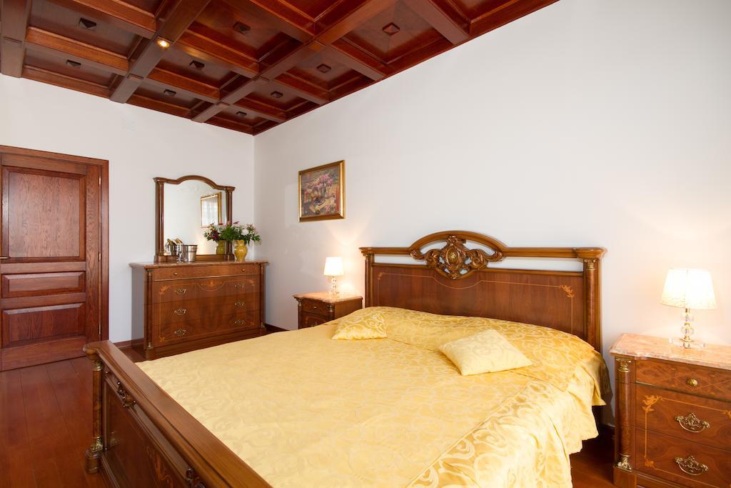 Villa Sveta Eufemija - Bed And Breakfast 로비니 객실 사진