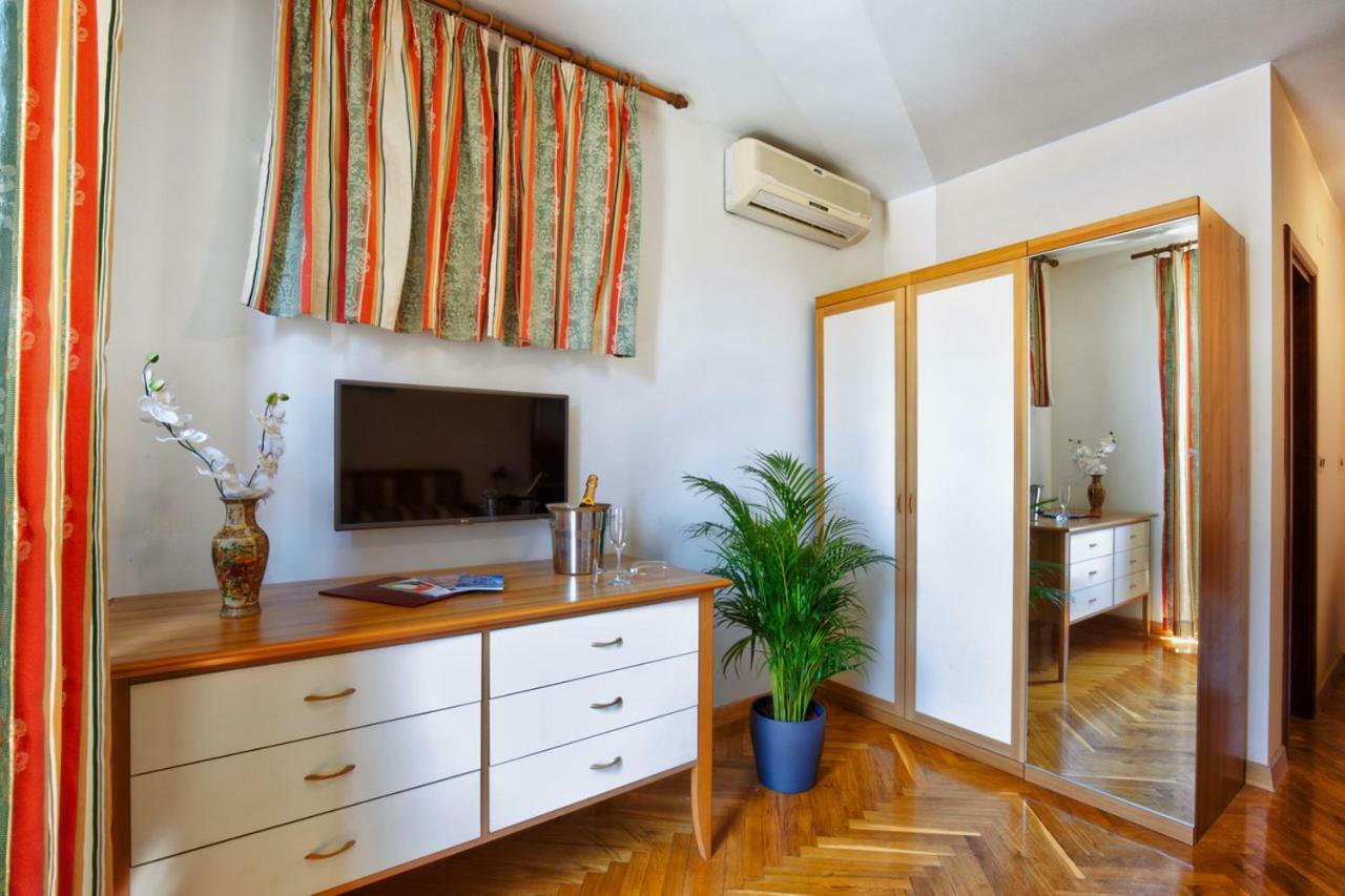 Villa Sveta Eufemija - Bed And Breakfast 로비니 외부 사진